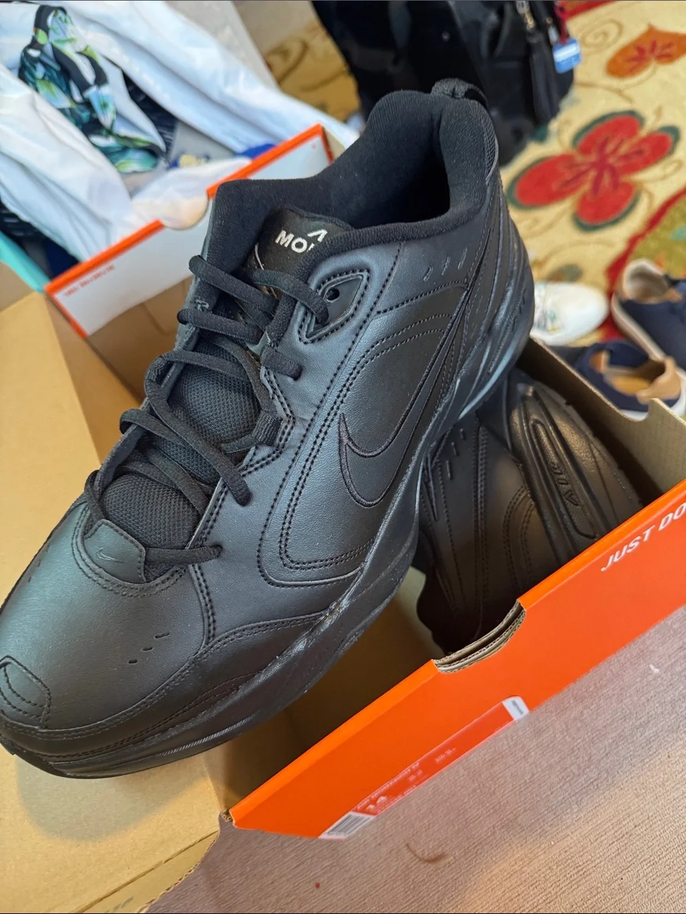 Nike Air Monarch IV all black